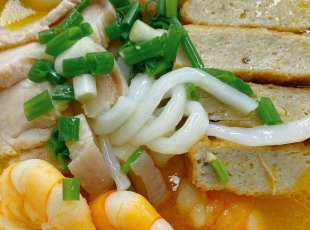 Bánh Canh Chả Tôm